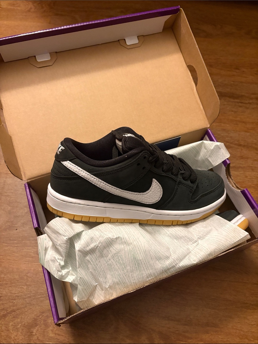 Nike Men’s/Women’s SB Dunk Low Pro Sneaker Size 5 Men’s or Women’s 6.5
